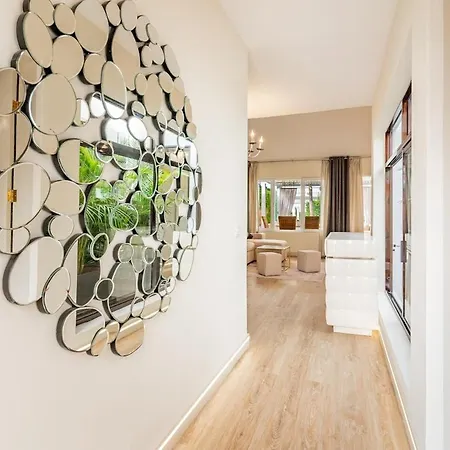 Luxury In * אדחה