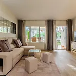 Luxury In אדחה