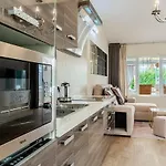 Luxury In אדחה
